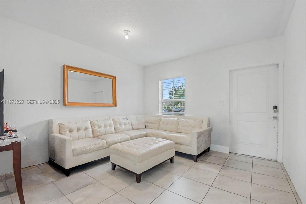 445 NE 4th St , Florida City, FL 33034 Photo