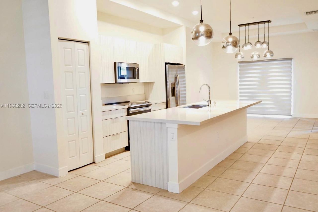 7925 NW 104th Ave, Unit 32, Doral, FL 33178 Photo