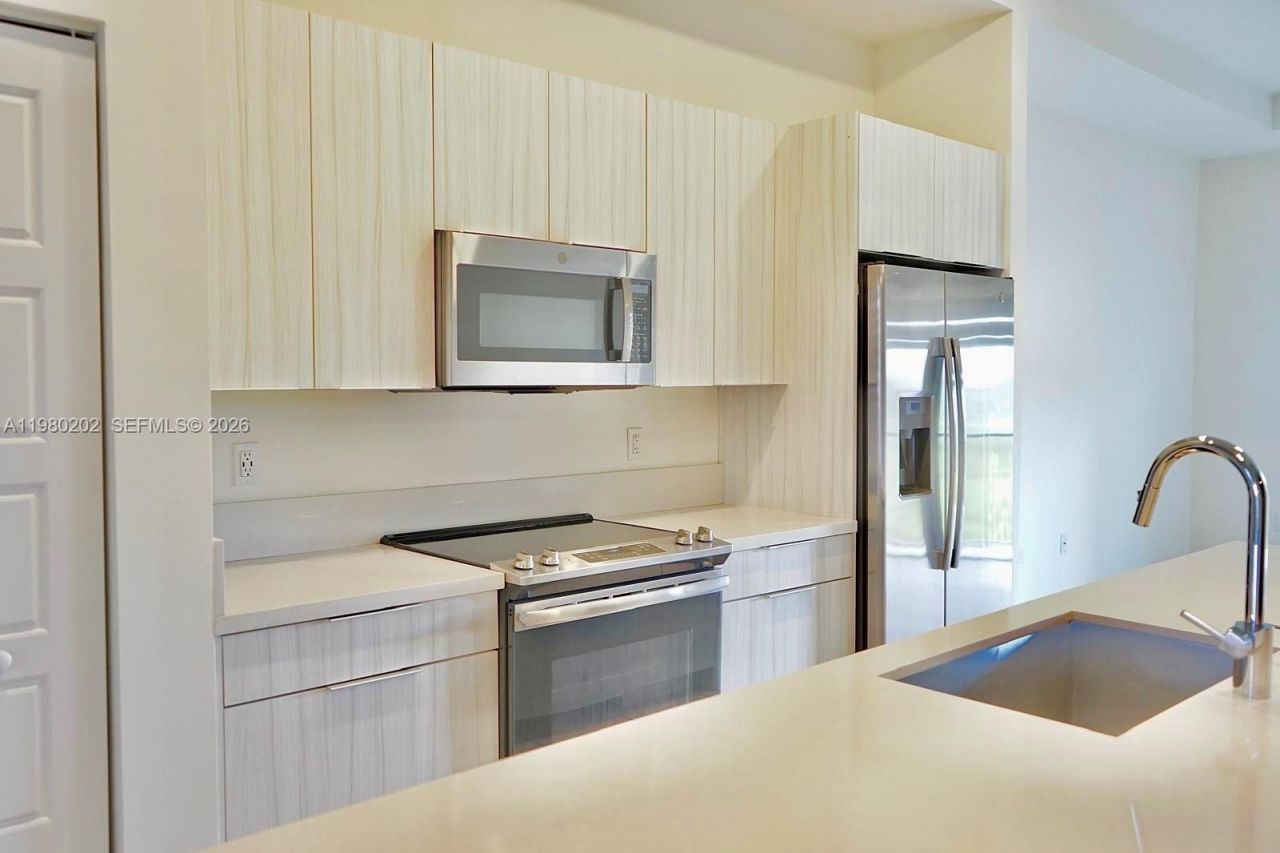 7925 NW 104th Ave, Unit 32, Doral, FL 33178 Photo