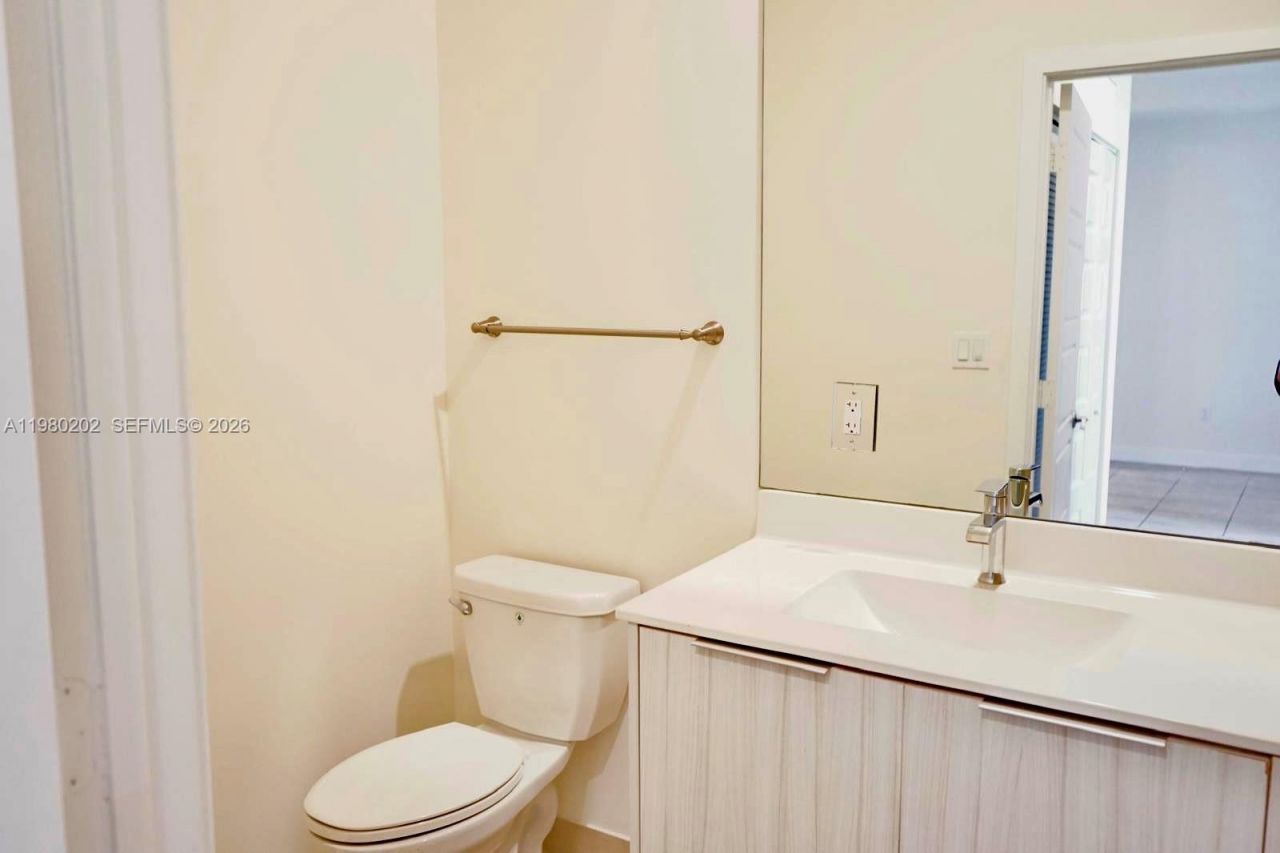 7925 NW 104th Ave, Unit 32, Doral, FL 33178 Photo