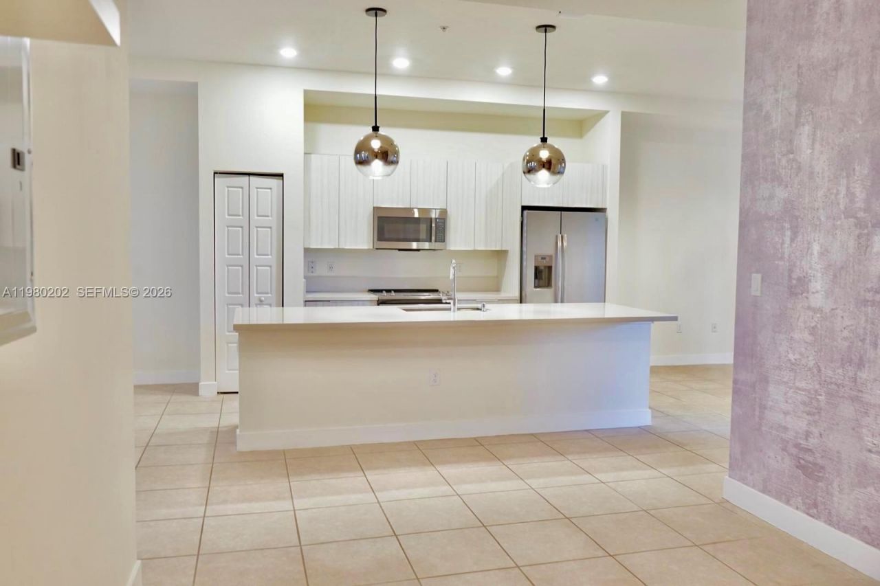 7925 NW 104th Ave, Unit 32, Doral, FL 33178 Photo