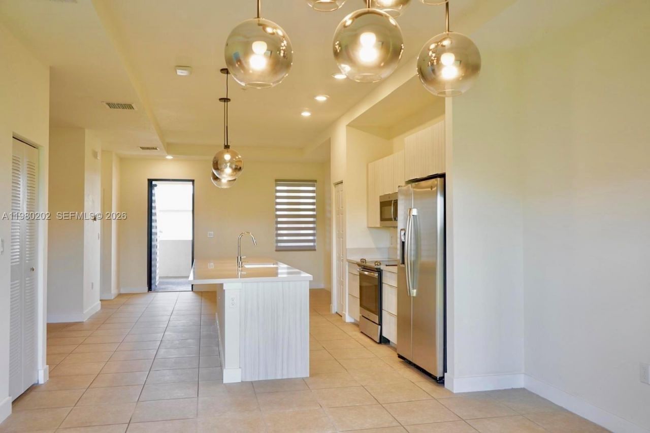 7925 NW 104th Ave, Unit 32, Doral, FL 33178 Photo