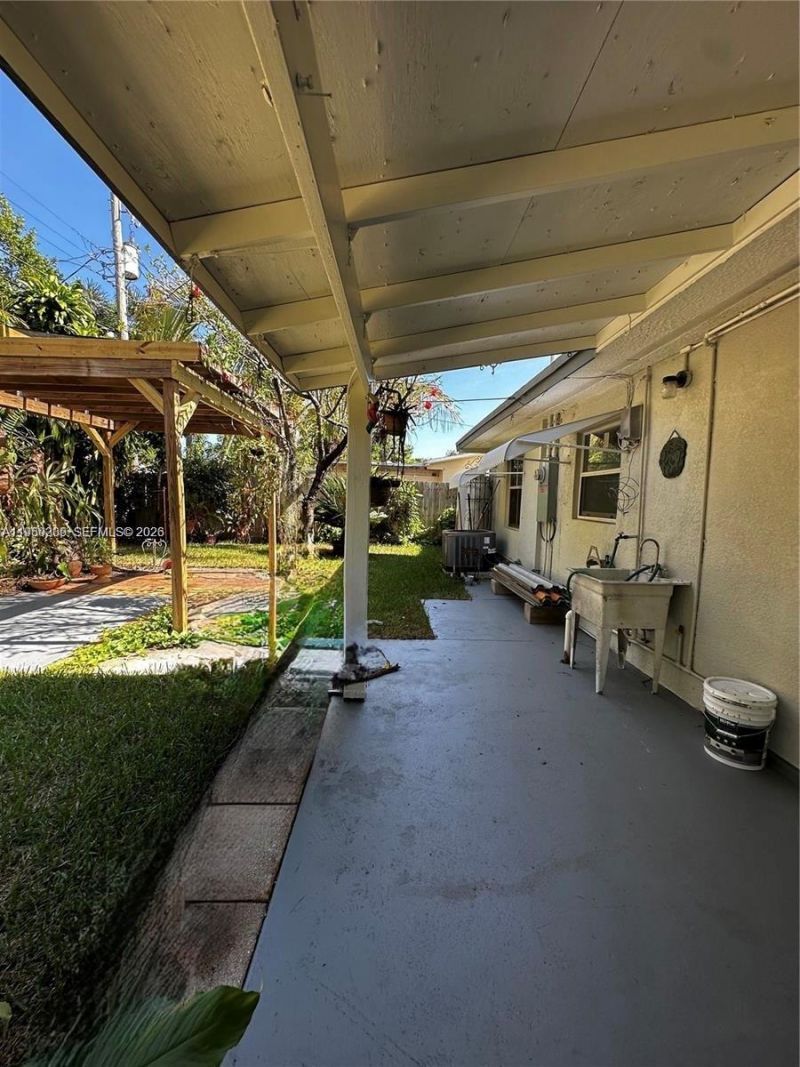 1561 NE 29th St, Pompano Beach, FL 33064 Photo