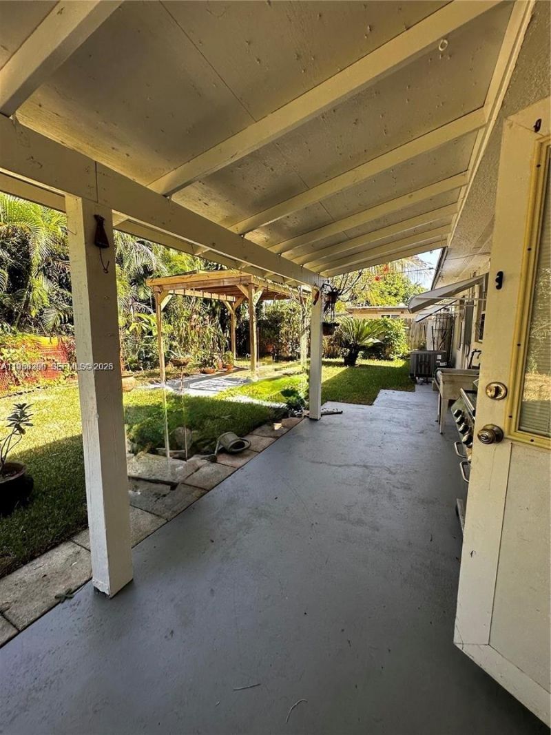 1561 NE 29th St, Pompano Beach, FL 33064 Photo