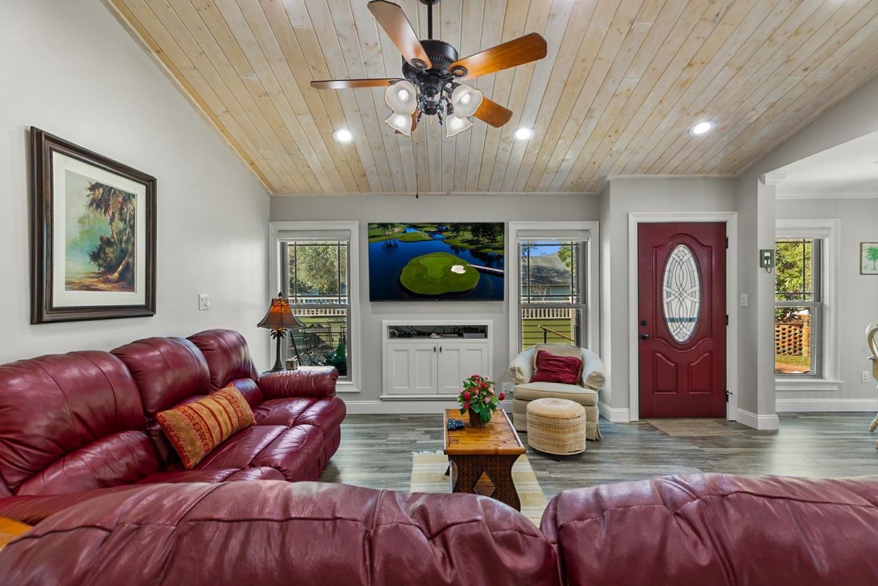 10064 Kings Rd. Photo 13