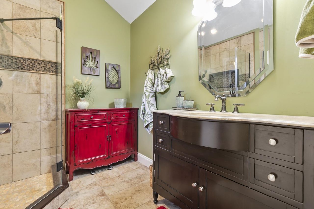 10064 Kings Rd. Photo 20