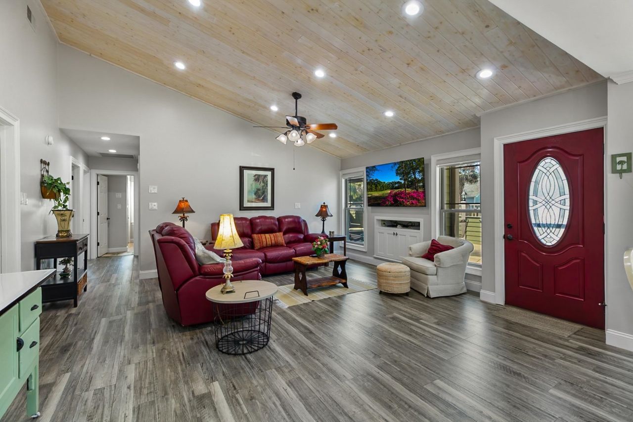 10064 Kings Rd. Photo 9