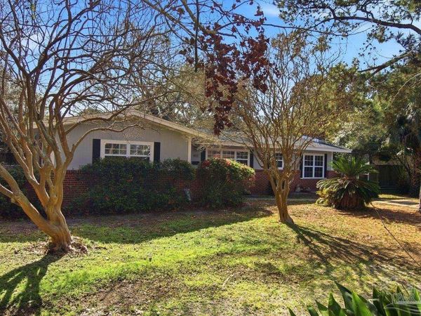 402 Navarre St, Gulf Breeze, FL 32561