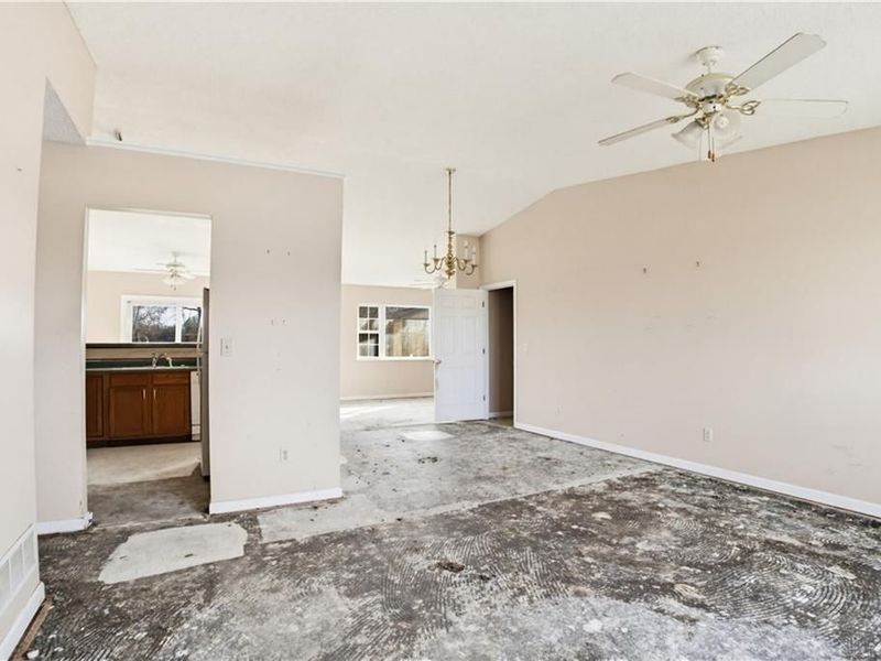 1655 E Crescentville Road, Sharonville, OH 45246 Photo 4