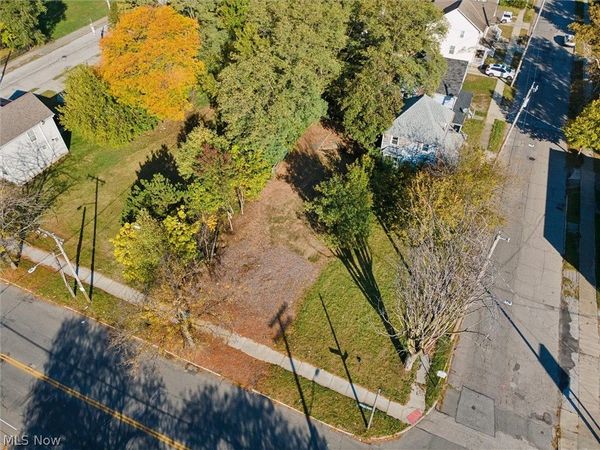 9215 Wade Park Avenue , Cleveland, OH 44106