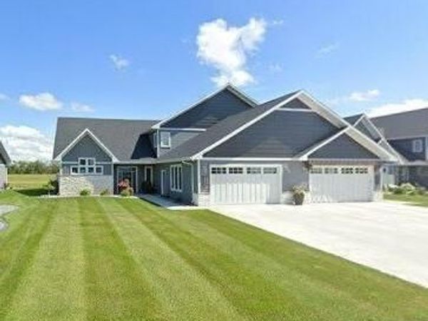 5856 31st Street S, Fargo, ND 58104