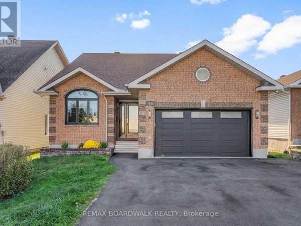 1813 Elmridge Drive, Ottawa, ON K1J6S3