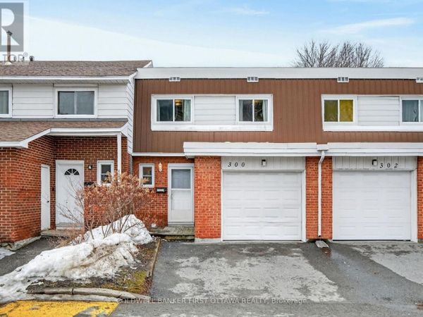 300 Stone Quarry Private South, Ottawa, ON K1K3Y2