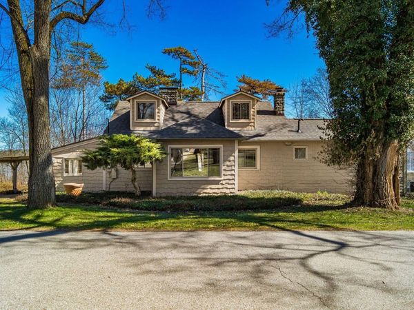 9590 Shawnee Trail , Powell, OH 43065