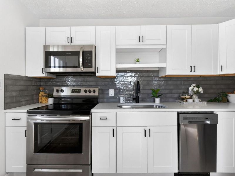 622 Brookdale Drive, West Jefferson, OH 43162 Photo 5