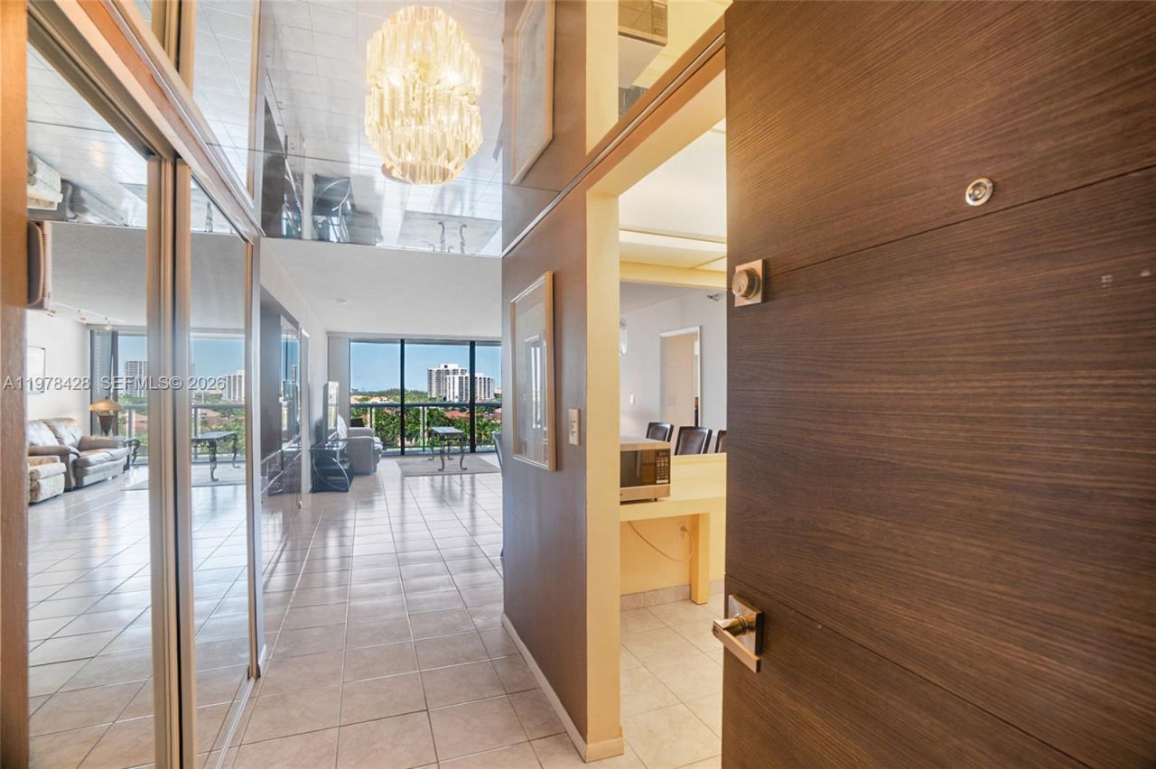 20515 E Country Club Dr , Unit 849, Aventura, FL 33180 Photo