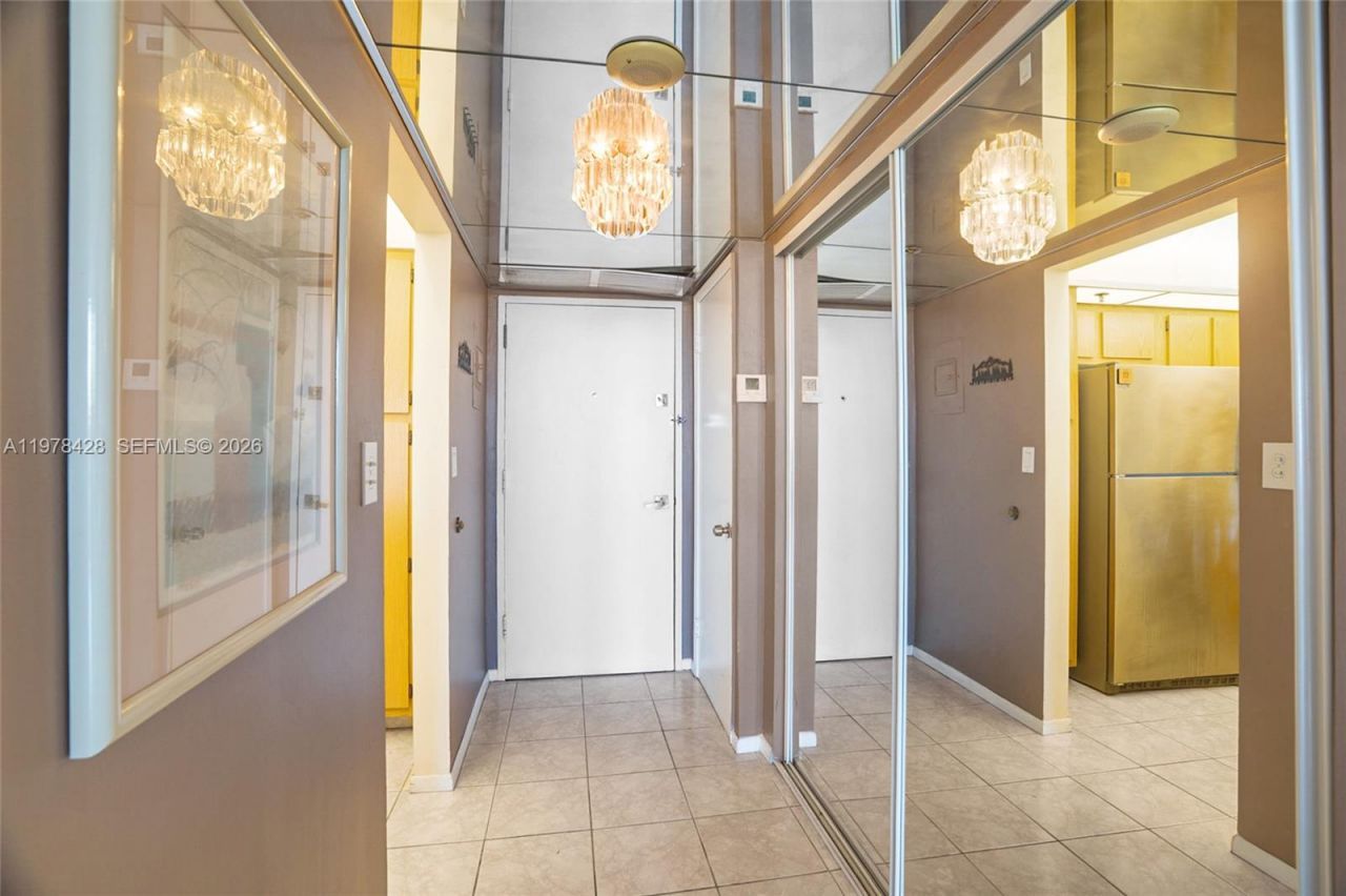 20515 E Country Club Dr , Unit 849, Aventura, FL 33180 Photo