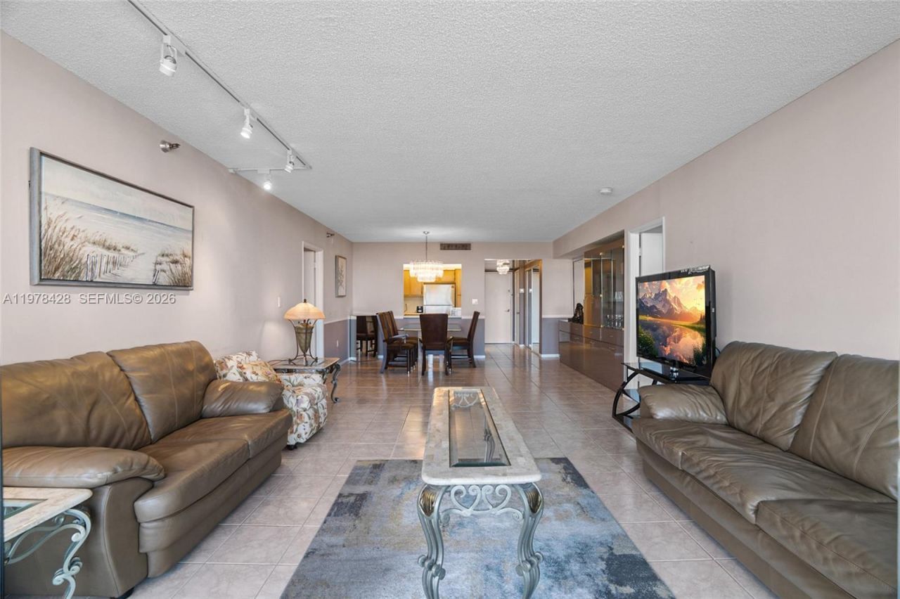 20515 E Country Club Dr, Unit 849, Aventura, FL 33180 Photo