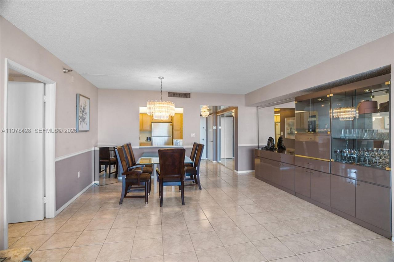 20515 E Country Club Dr, Unit 849, Aventura, FL 33180 Photo