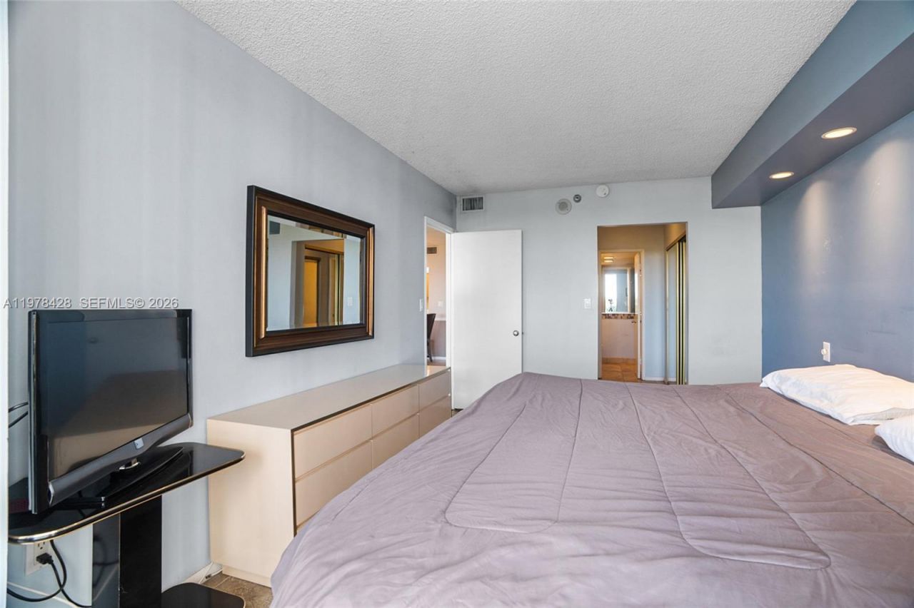 20515 E Country Club Dr, Unit 849, Aventura, FL 33180 Photo