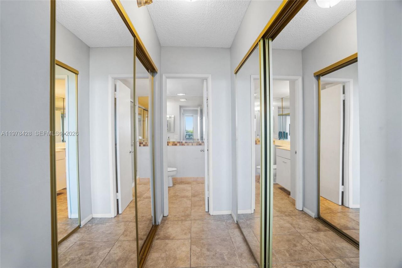 20515 E Country Club Dr , Unit 849, Aventura, FL 33180 Photo