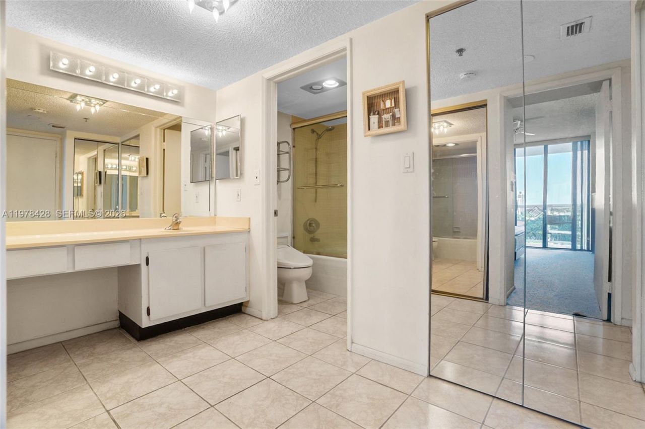 20515 E Country Club Dr, Unit 849, Aventura, FL 33180 Photo