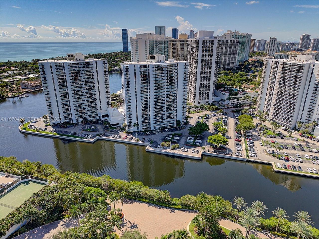 20515 E Country Club Dr, Unit 849, Aventura, FL 33180 Photo