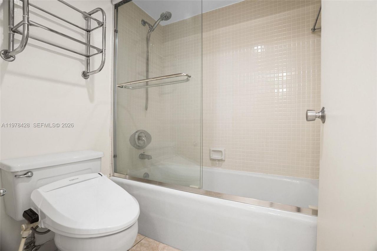 20515 E Country Club Dr, Unit 849, Aventura, FL 33180 Photo