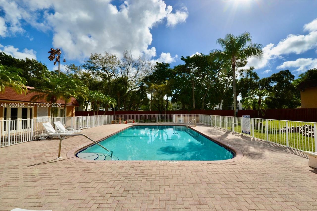 9974 SW 88th St, Unit 1020, Miami, FL 33176 Photo