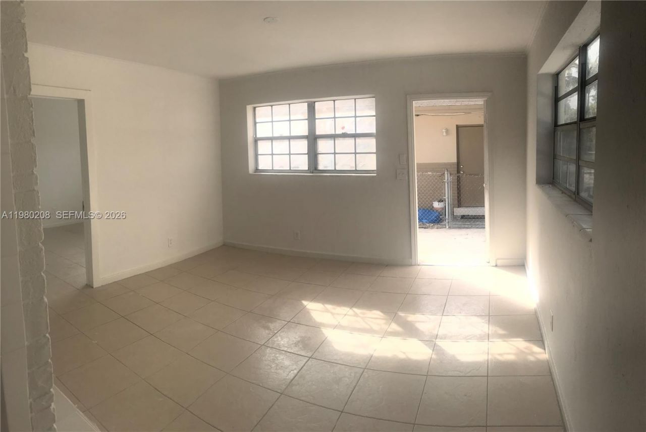 752 NW 3rd Ct, Hallandale Beach, FL 33009 Photo