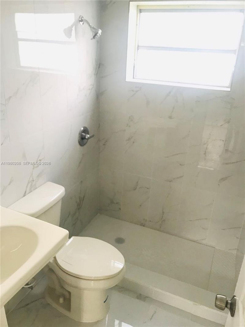 752 NW 3rd Ct, Hallandale Beach, FL 33009 Photo