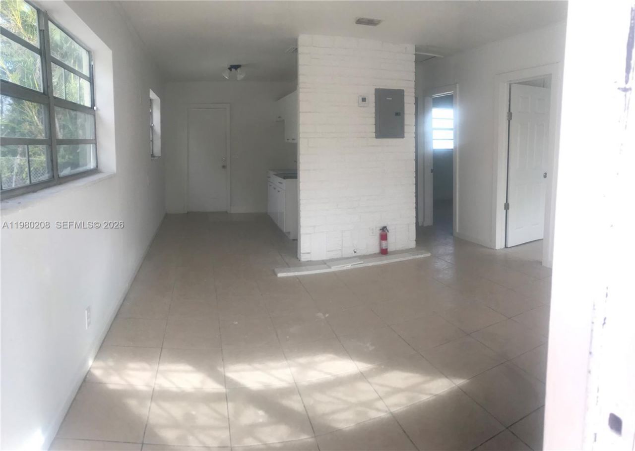 752 NW 3rd Ct, Hallandale Beach, FL 33009 Photo