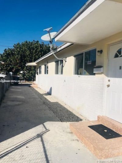 752 NW 3rd Ct, Hallandale Beach, FL 33009 Photo