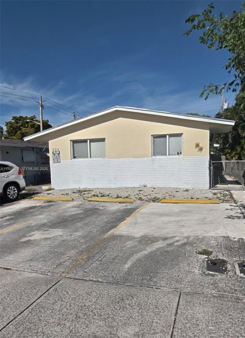 752 NW 3rd Ct, Hallandale Beach, FL 33009 Photo