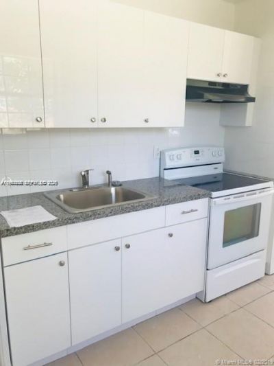 752 NW 3rd Ct, Hallandale Beach, FL 33009 Photo