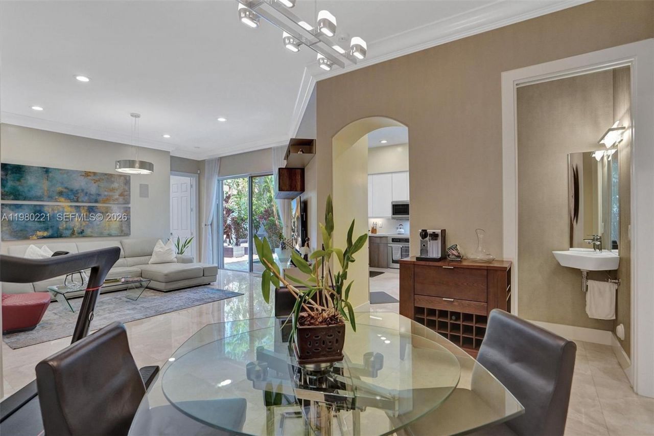 1529 Shoreline Way, Unit 1529, Hollywood, FL 33019 Photo