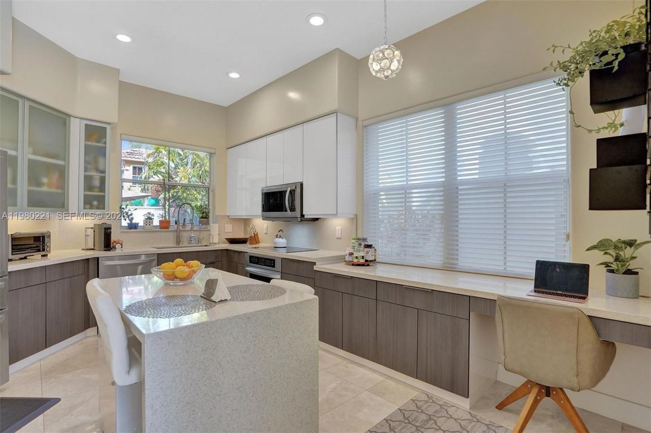 1529 Shoreline Way , Unit 1529, Hollywood, FL 33019 Photo