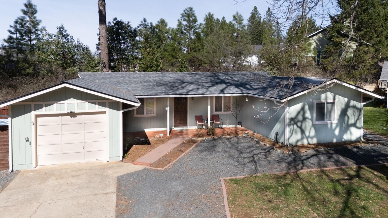 243 Shadowbrook Drive, Cave Junction, OR 97523 Main Photo