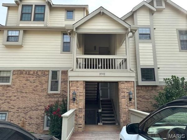 2300 Yellowstone Park Court, Unit F, Maryland Heights, MO 63043