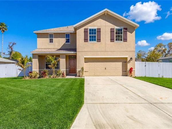 1717 SW 3rd PL, CAPE CORAL, FL 33991