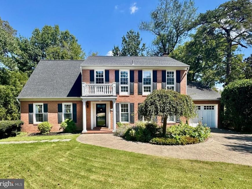 3 Hitching Post Place, North Bethesda, MD 20852 Main Photo