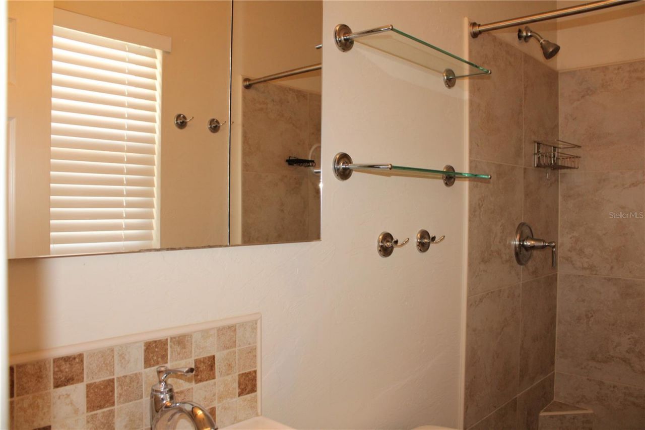5911 7th Avenue Drive W, Bradenton, FL 34209 Photo