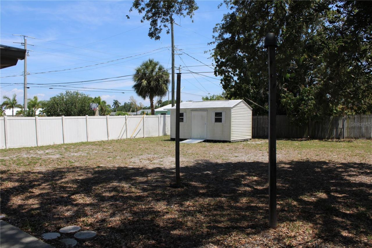 5911 7th Avenue Drive W, Bradenton, FL 34209 Photo