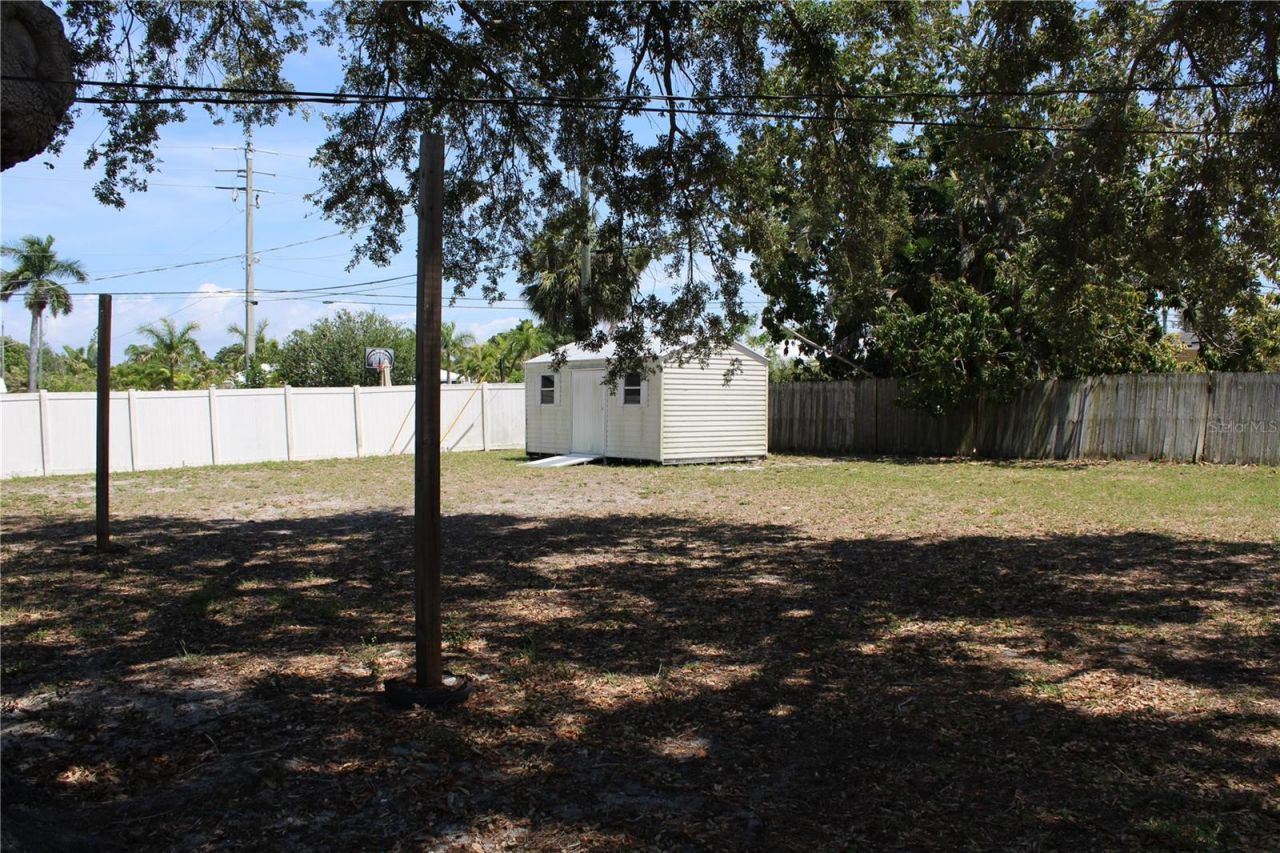 5911 7th Avenue Drive W, Bradenton, FL 34209 Photo
