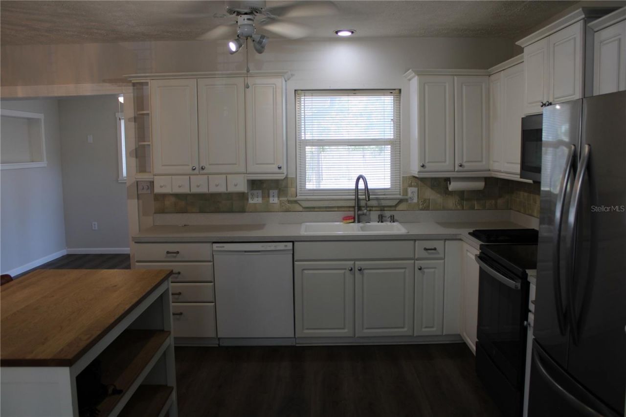 5911 7th Avenue Drive W, Bradenton, FL 34209 Photo