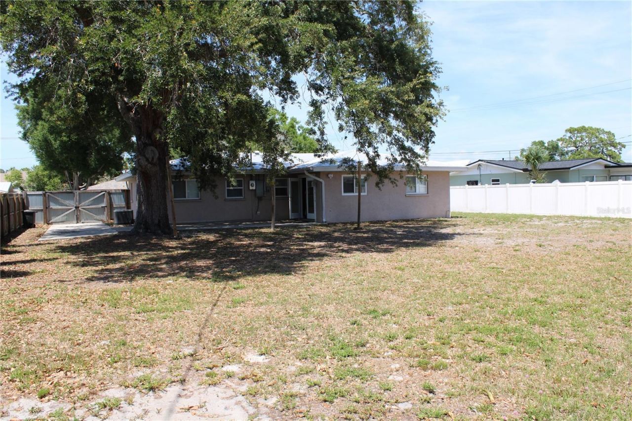 5911 7th Avenue Drive W, Bradenton, FL 34209 Photo