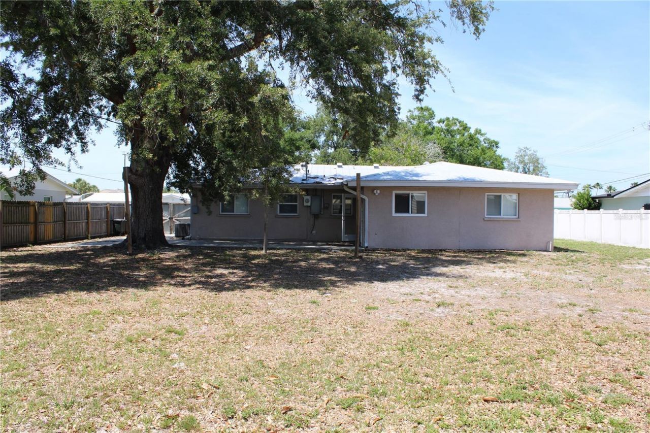 5911 7th Avenue Drive W, Bradenton, FL 34209 Photo