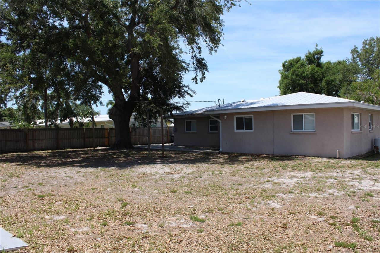 5911 7th Avenue Drive W, Bradenton, FL 34209 Photo