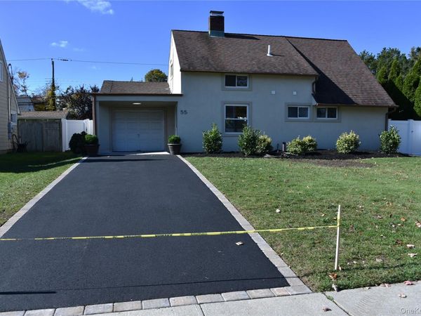 55 Acre Lane , Hicksville, NY 11801