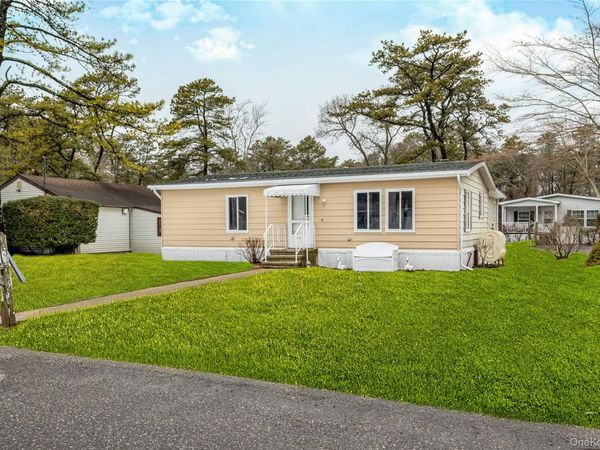 525 Riverleigh Avenue , Unit P3, Riverhead, NY 11901